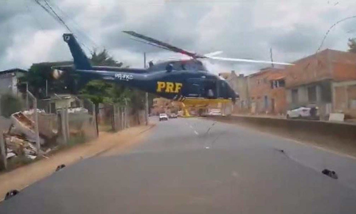Vídeo mostra momento do pouso forçado do helicóptero da PRF -  (crédito: Reprodução: redes sociais)