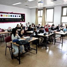 Preservar a rotina apesar da guerra, o desafio de uma escola israelense em Jerusalém