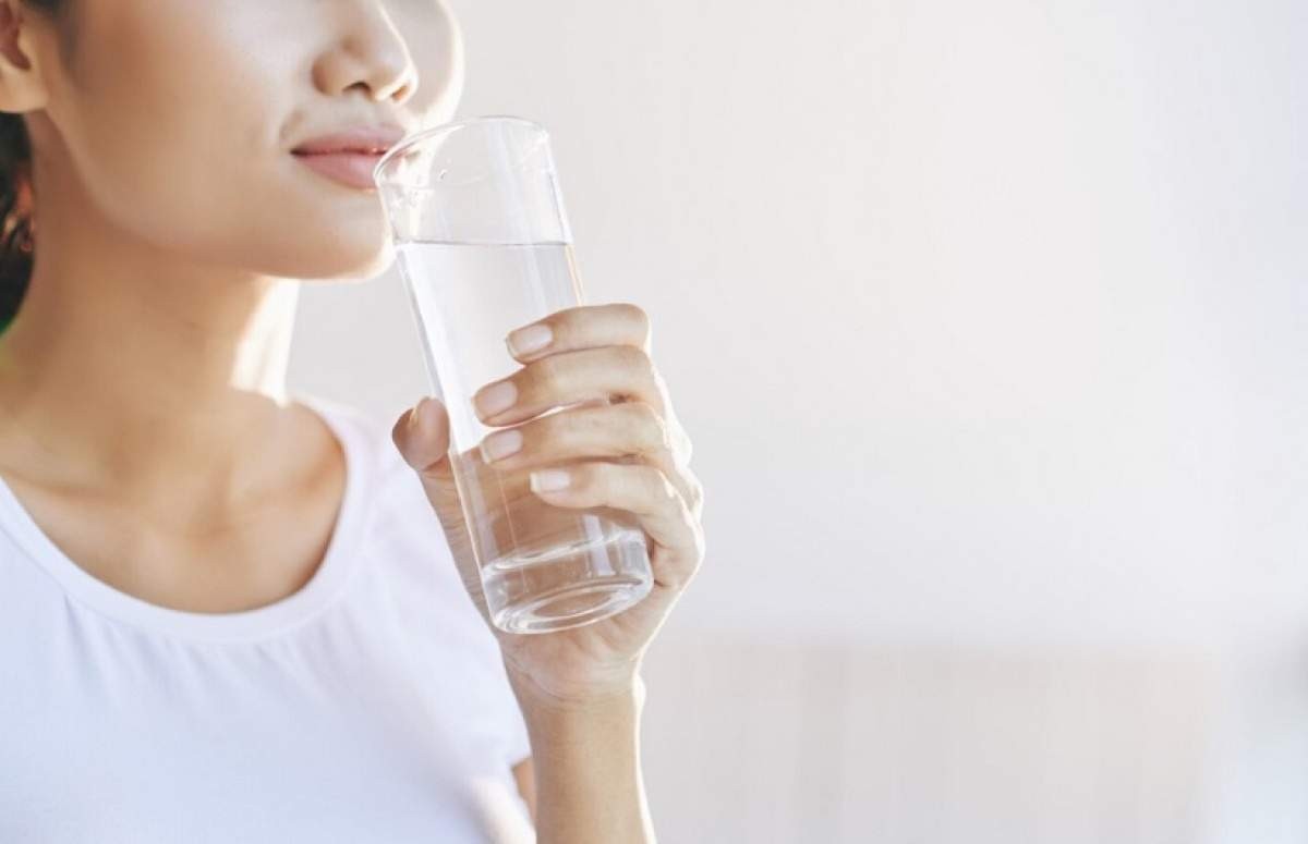 Como se manter hidratado mesmo não gostando de tomar água