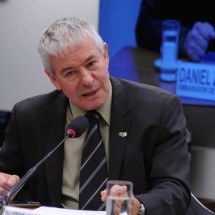 Israel: embaixador diz que ofensiva visa 'paralisar projeto nuclear do Irã'