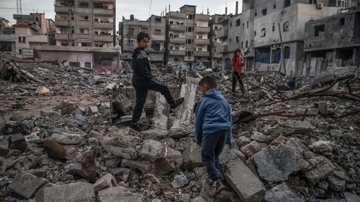 Foram principalmente mulheres e crianças que morreram em ataques aéreos israelenses em Gaza desde o início da campanha militar -  (crédito: Getty Images)