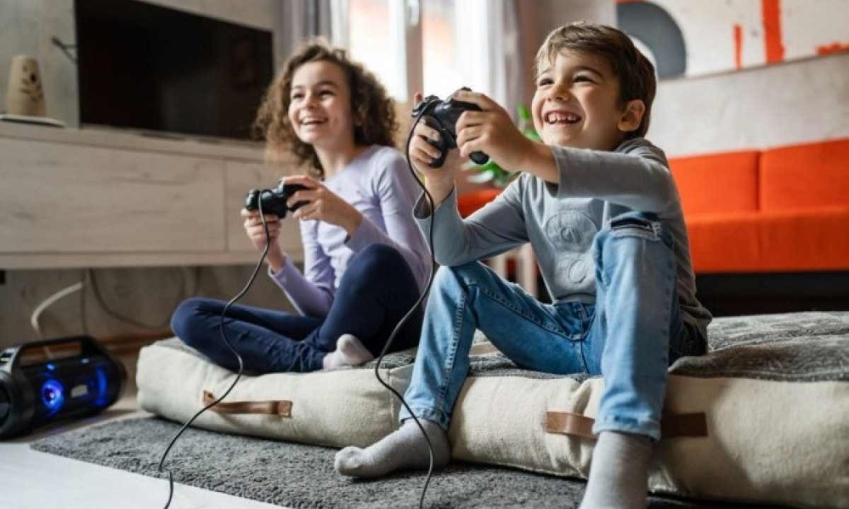 De acordo com um estudo da USP, 28% dos jovens brasileiros estão envolvidos em um uso abusivo de videogames  -  (crédito:  Miljan Zivkovic | Shutterstock)