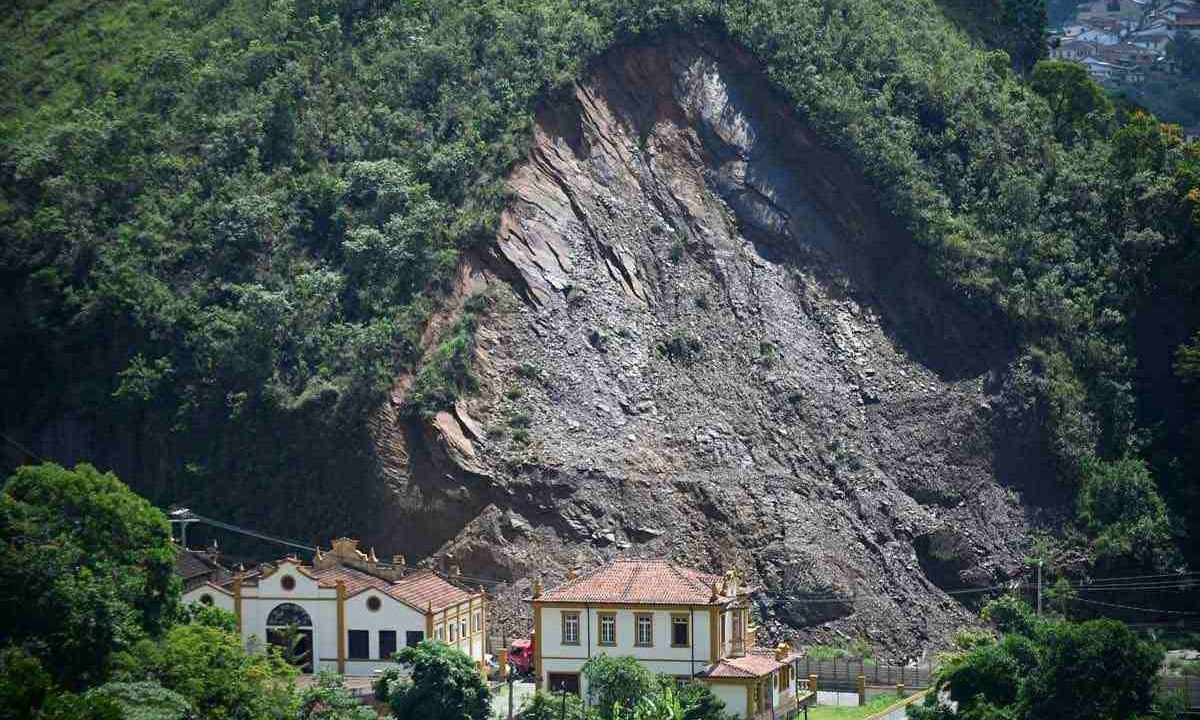 Morro da Forca, em Ouro Preto, que já sofreu vários deslizamentos -  (crédito: Fotos: Leandro Couri/EM/D.A Press)
