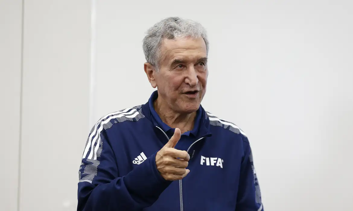 Carlos Alberto Parreira trata linfoma de Hodgkin há quatro meses -  (crédito: EBC - Últimas Notícias)