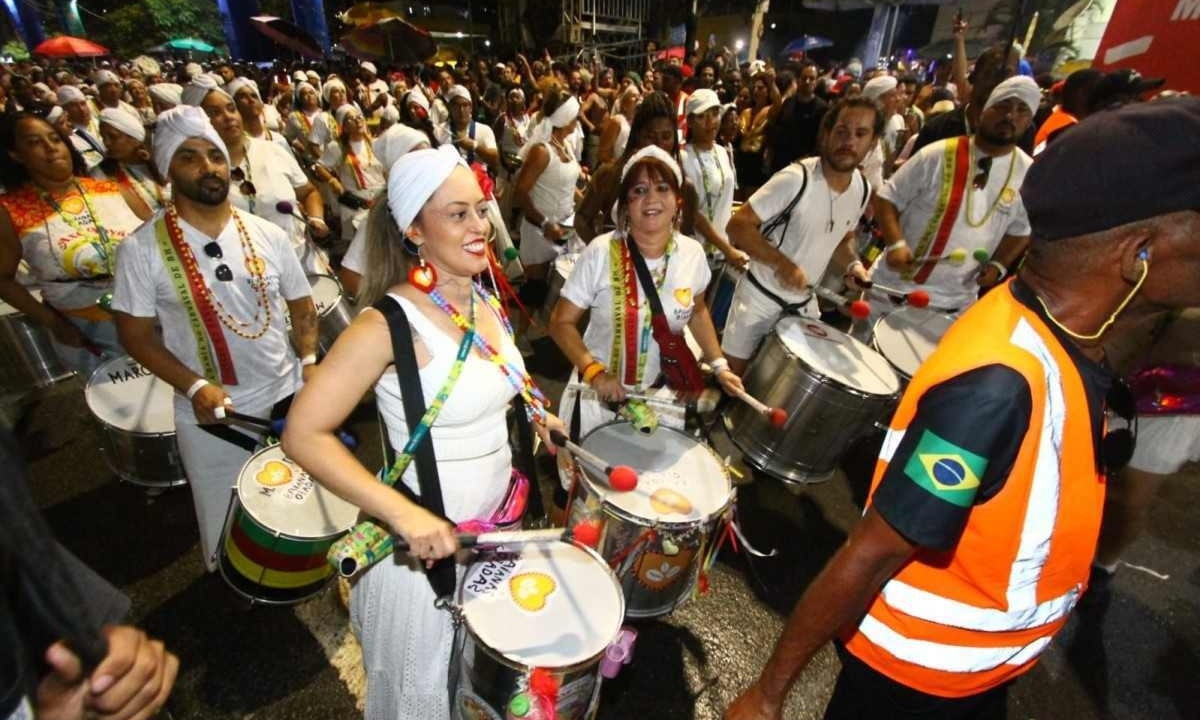 Bloco encerrou o segundo e último dia de Ensaio Geral na Andradas, com alguns minutos de atraso, mas sem desanimar os foliões -  (crédito: Marcos Vieira/EM/DA. Press)