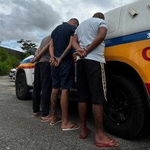 Trio suspeito de liderar tráfico em Betim e Contagem é preso - PMMG/Divulgação