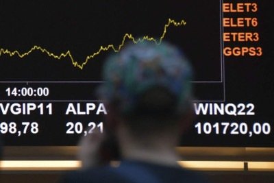 Enquanto a B3, a Bolsa de valores brasileira, começa o ano com o pé no freio, os estrangeiros vão às compras -  (crédito: Nelson Almeida/AFP – 17/6/22)