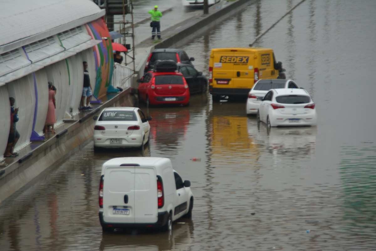 Chuva deixa quatro mortos no Rio de Janeiro