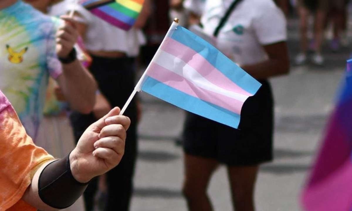Processos em cartório para retificação de nome e gênero serão gratuitos para pessoas trans em vulnerabilidade econômica -  (crédito: AFP)