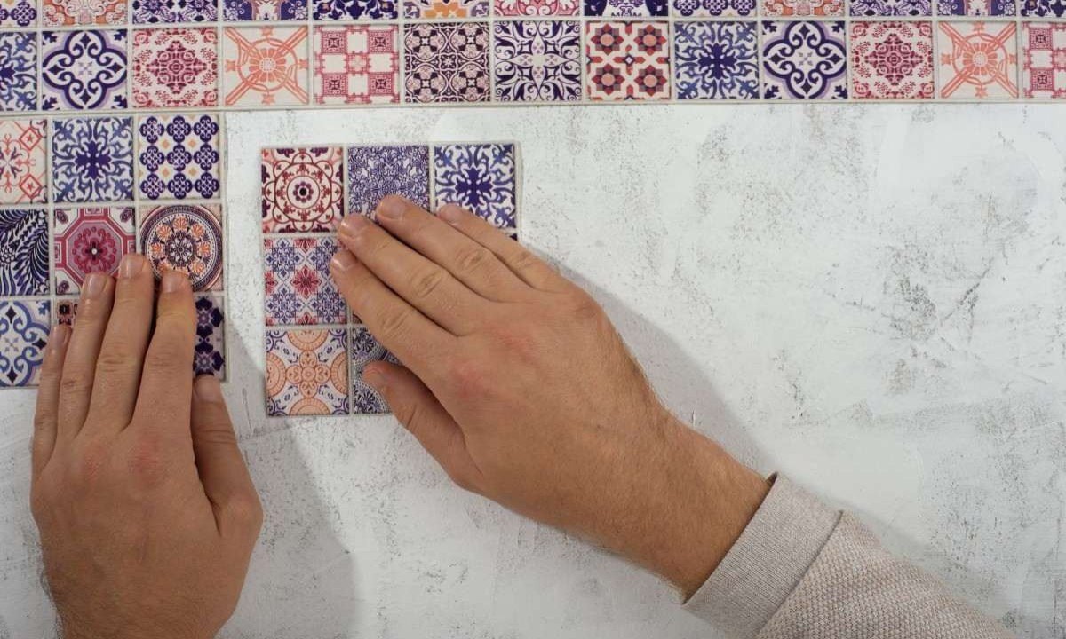 Azulejos adesivos podem dar cara nova para ambientes -  (crédito: Freepik)