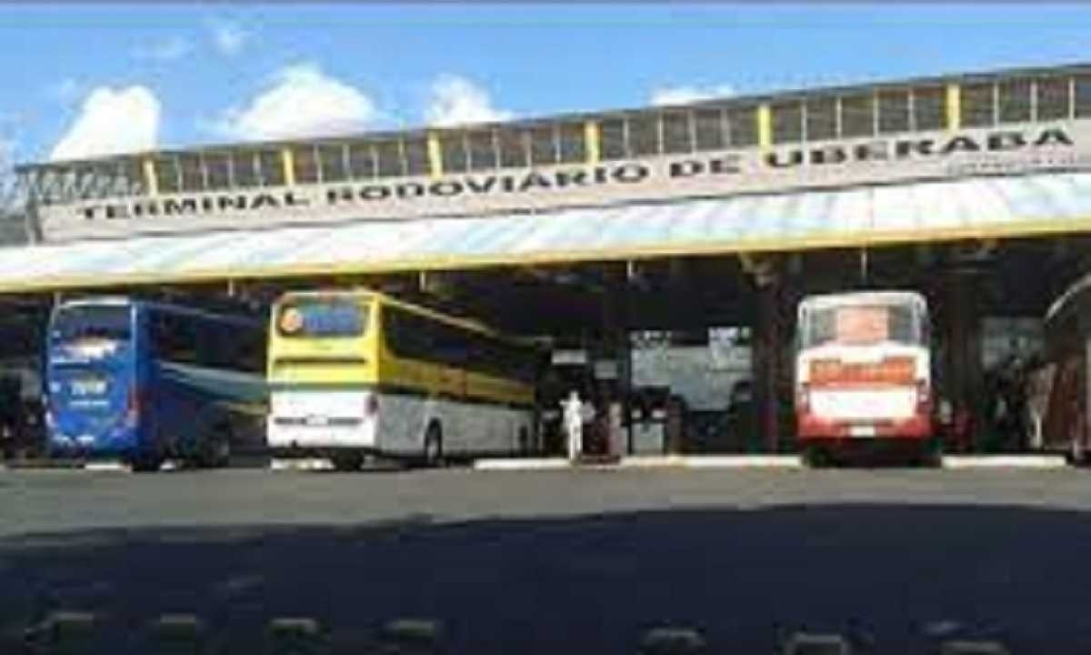 A segunda vítima foi esfaqueada no Terminal Rodoviário de Uberaba -  (crédito: Youtube)