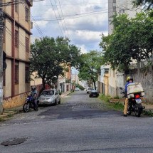 Assaltos em série aterrorizam moradores da Região Oeste de Belo Horizonte - Laura Scardua