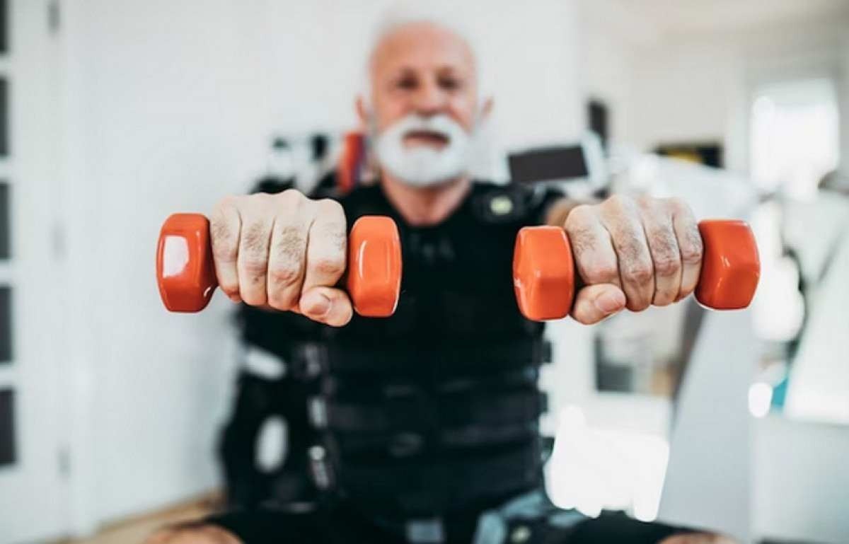 Mesmo com idade avançada, idosos que se exercitam têm ganho de massa muscular e força, revela pesquisa