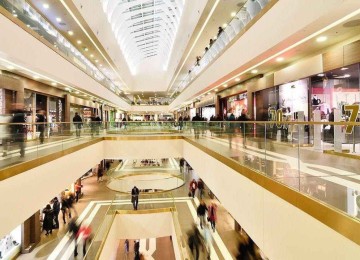 Em 2023, as pessoas voltaram a consumir os produtos fisicamente e, a grande maioria, ainda prefere este contato físico, as andanças pelas lojas, a sociabilização -  (crédito: Divulgação Abrasce)
