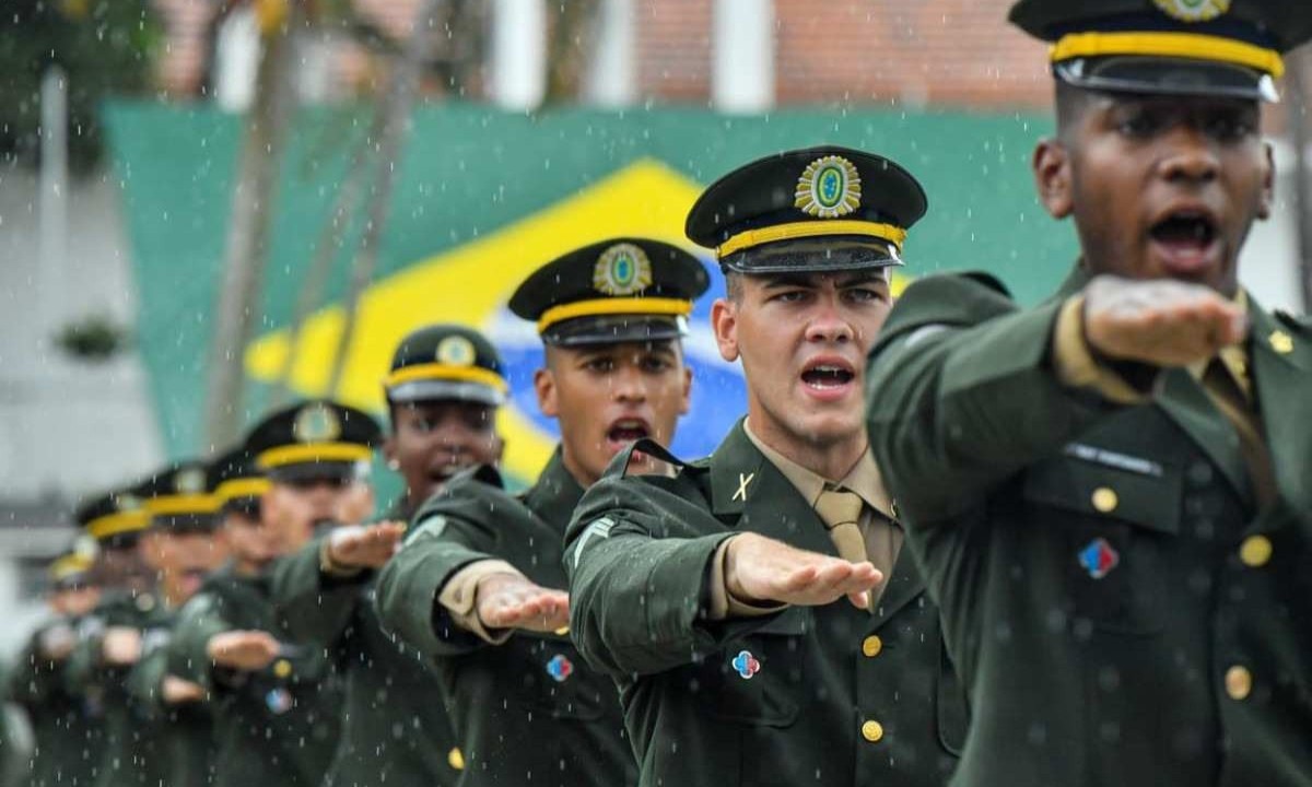 Sargentos do Exército Brasileiro.  -  (crédito: Reprodução/Governo Federal)