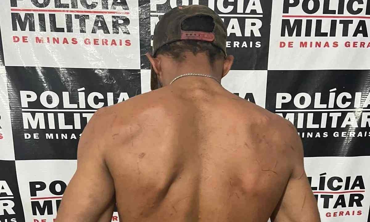 O homem foi preso andando pela MG-060 em Cláudio -  (crédito: Divulgação/PMMG)