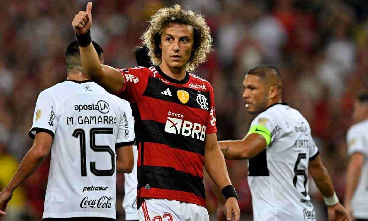 O zagueiro David Luiz, do Flamengo, é exemplo de jogador repatriado que deixou a desejar no futebol brasileiro -  (crédito: MAURO PIMENTEL / AFP – 3/8/23)