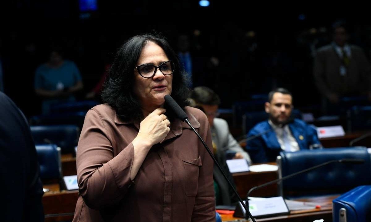 Senadora Damares Alves (Republicanos-DF), ex-ministra dos Direitos Humanos de Bolsonaro, chamou a suspensão de ato que beneficia líderes religiosos de perseguição -  (crédito: Marcos Oliveira/Agência Senado)