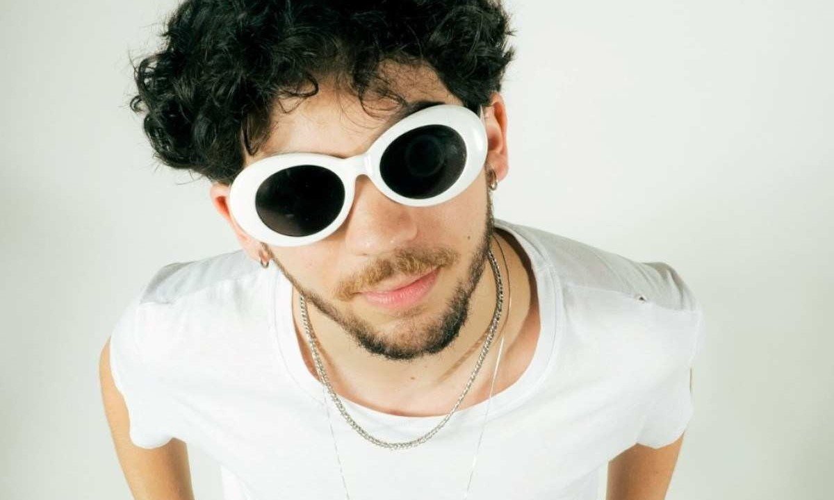 Mineiro de BH, Davi Leão estreia show de "Villa Rica", EP com cinco faixas autorais
 -  (crédito: Mari Asth/Divulgação)