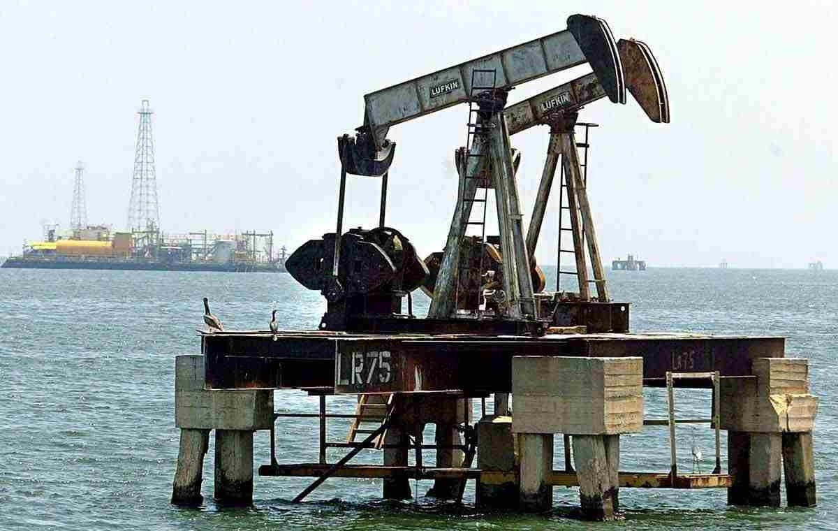 Apesar de conflitos armados, cotação do petróleo cai