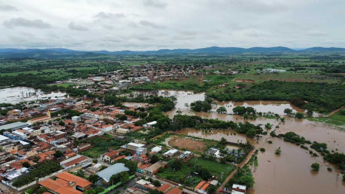 Minas tem 422 cidades em alerta para chuva forte com risco de alagamento