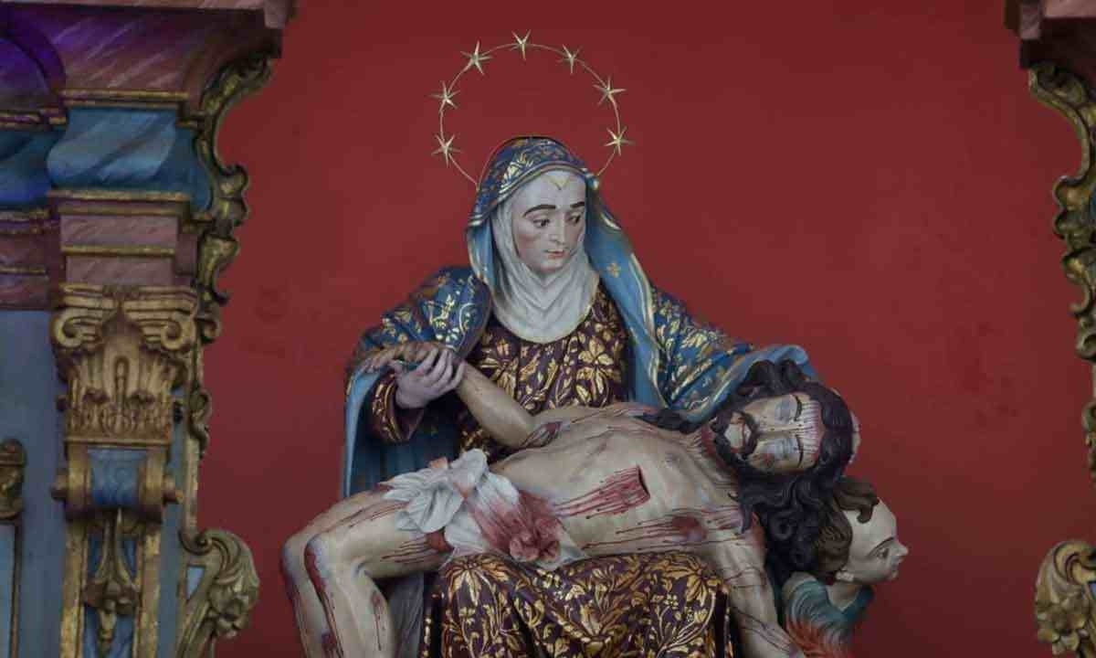 Imagem de Nossa Senhora da Piedade, atribuída a Aleijadinho, na Ermida da Serra da Piedade -  (crédito:  Guilherme Simões/Divulgação)