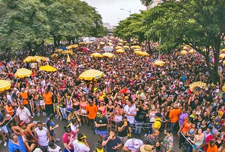 Sol, calor e carnaval de rua: Saiba se proteger do câncer de pele - instagram @blocoquecasarquenada