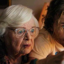 June Squibb, de 94 anos, arrasa em comédia com cenas à la Tom Cruise - Invention Studios/divulgação
