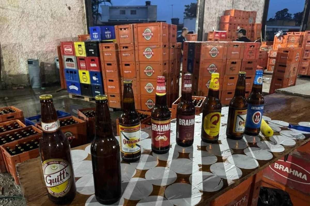 Polícia fecha fábrica que falsificava cervejas e prende 31 pessoas