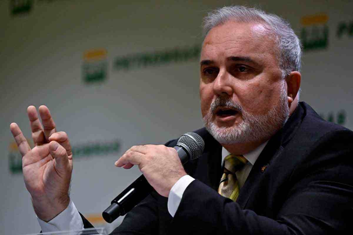 Petrobras aposta em refinaria que esteve no centro de escândalo