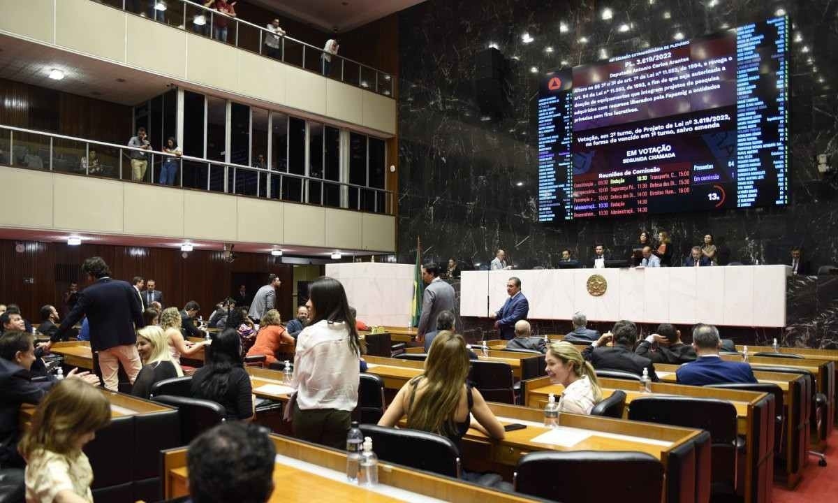 Na Assembleia Legislativa foi aprovada legislação pioneira no país no combate à violência de gênero no estado -  (crédito: Guilherme Dardanhan/ALMG – 19/12/23)