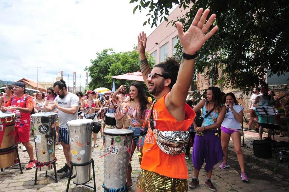 Desde 2014, o bloco Juventude Bronzeada agita a capital mineira com seu repertório brasileiro, político e diverso