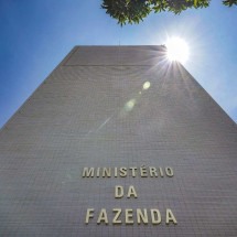 Ministério da Fazenda mantém projeção de crescimento do PIB em 2,5% -  Rafa Neddermeyer/Agência Brasil
