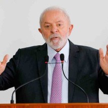 Lula promete isenção de imposto de renda a quem recebe 2 salários mínimos - SERGIO LIMA/AFP