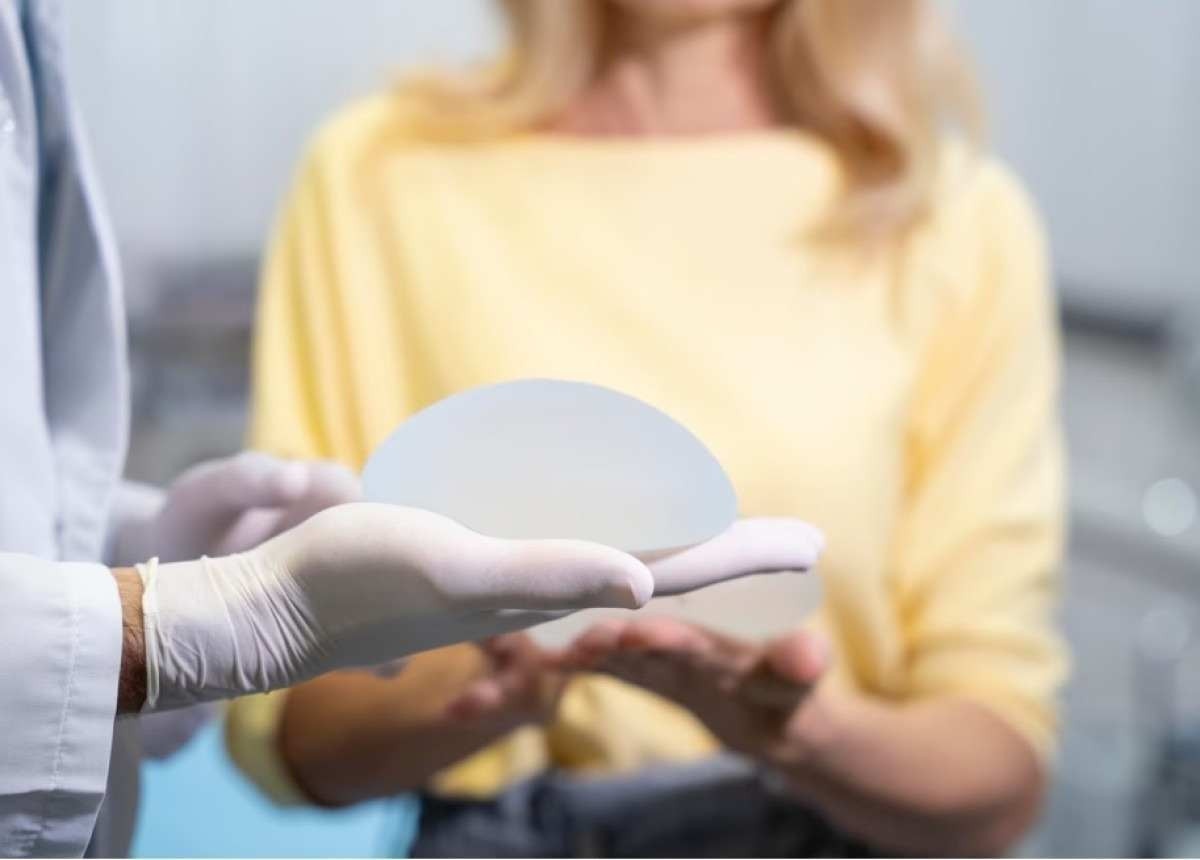 Implante de silicone: técnica promete redução no risco de contaminação durante cirurgia; conheça
