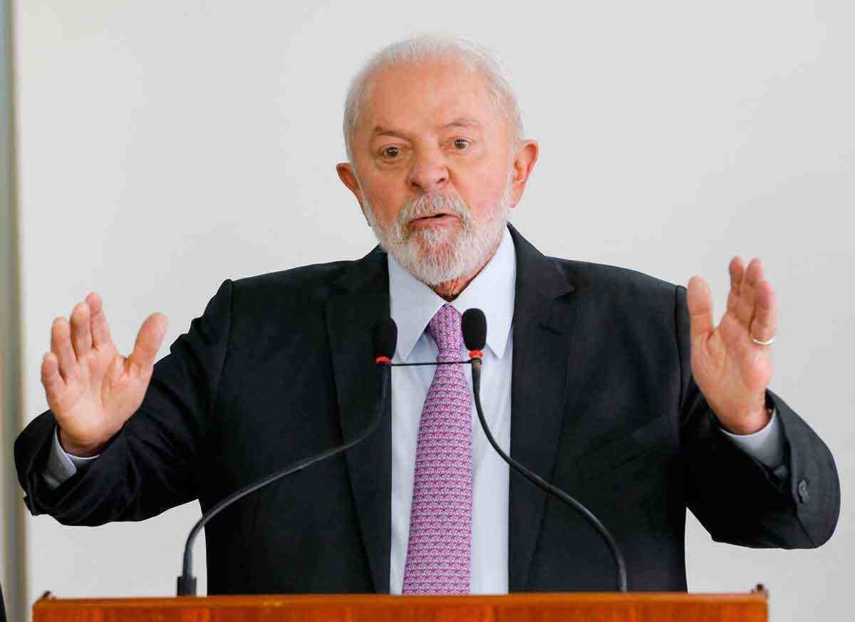 Lula promete isenção de imposto de renda a quem recebe 2 salários mínimos