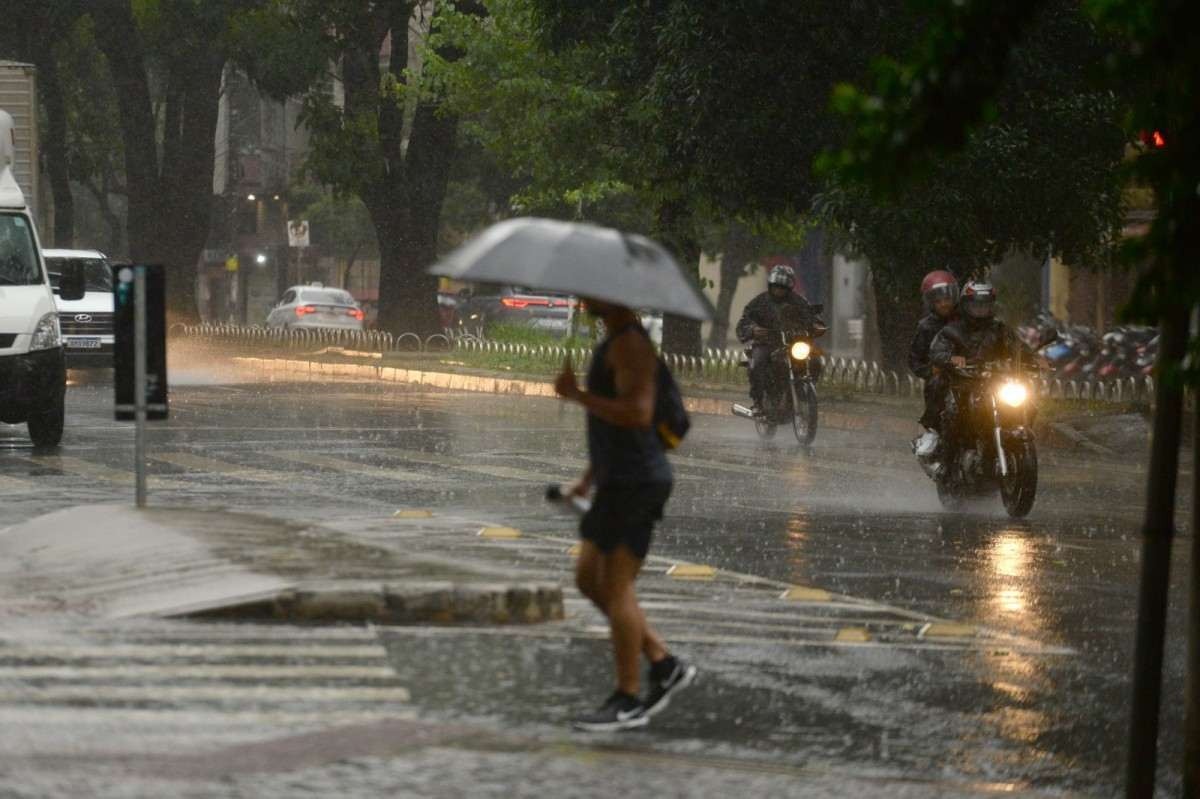 Belo Horizonte pode ter pancadas de chuva neste domingo (26/5)