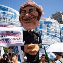 Argentinos protestam contra reformas de Javier Milei - Tomas Cuesta/AFP
