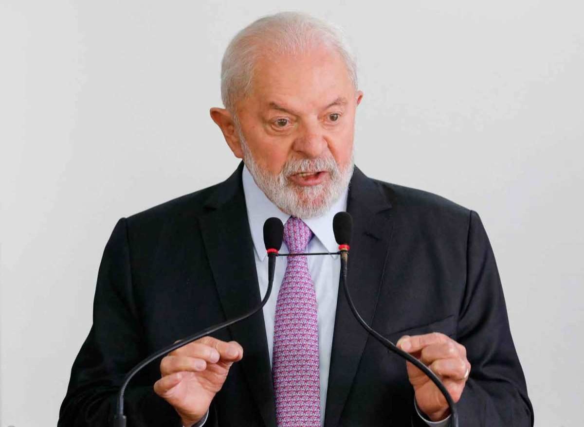 Lula diz que gasto com educação é investimento para jovem não virar 'zumbi nas ruas'