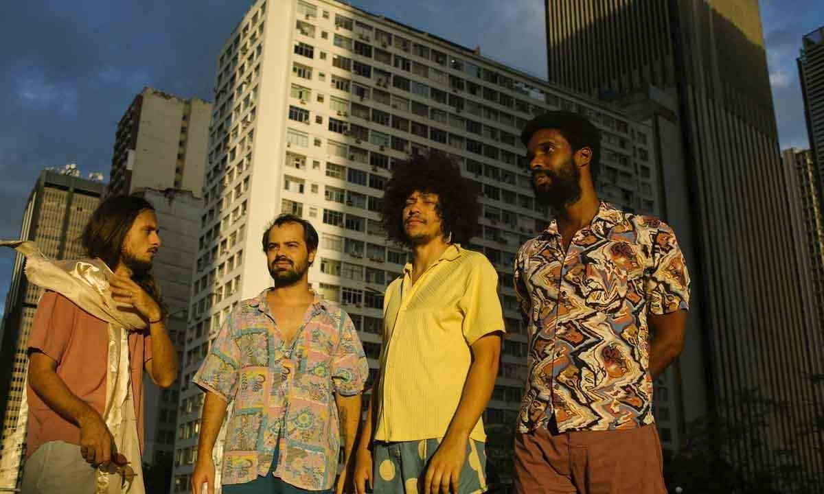A apresentação do Boogarins na capital mineira contará com abertura da cantora e compositora mineira Mariana Cavanellas, n’a autêntica
 -  (crédito: Diógenes Muniz/Divulgação)