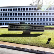 TCU suspende licitação de R$ 1,4 bilhão da Fiocruz  - EBC - Saúde