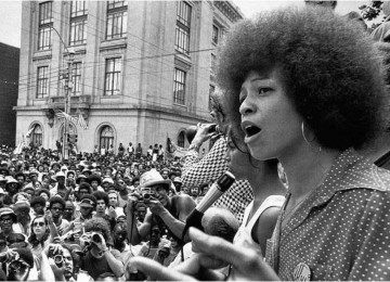 Cena do documentário 'Libertem Angela Davis', de 2012 -  (crédito:  Curta!/Divulgação)