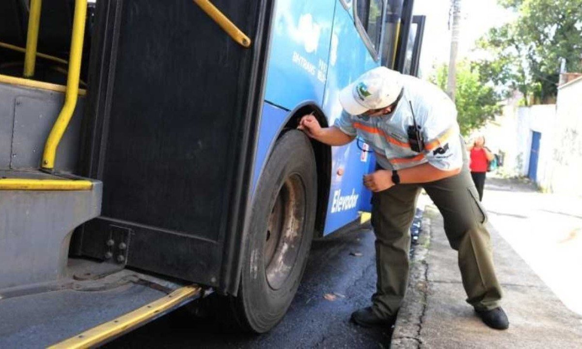 Iniciativa integra a política intitulada Tolerância Zero para combater irregularidades das empresas de transporte  -  (crédito: Adão de Souza/PBH)