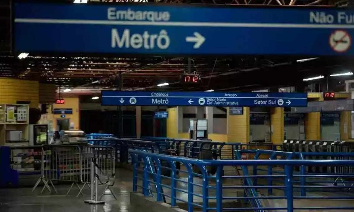 Problema técnico atrasa viagens do metrô de BH