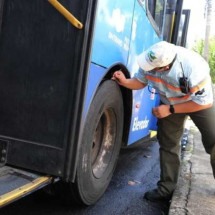 Fiscalização resulta em 43 autuações a empresas de ônibus em BH - Adão de Souza/PBH