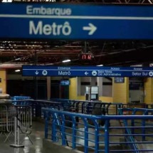 Problema técnico atrasa viagens do metrô de BH - Túlio Santos/EM/D.A.Press