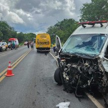 Sargento da PM morre em batida frontal entre ambulância e carro na BR-365  - Corpo de Bombeiros/Divulgação