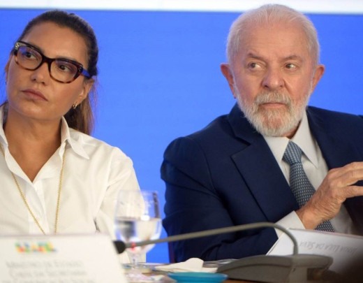 Primeira-dama, Janja foi a pessoa mais citada em discursos oficiais do presidente Lula neste ano. Na foto, ela está ao lado de Lula, durante uma cerimônia realizada pelo Ministério da Educação -  (crédito:  Ed Alves/CB/DA.Press)
