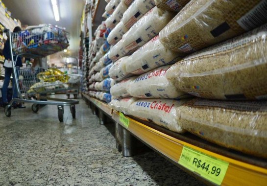 Governo zera imposto de importação de arroz até dezembro para tentar evitar a falta do alimento<br>