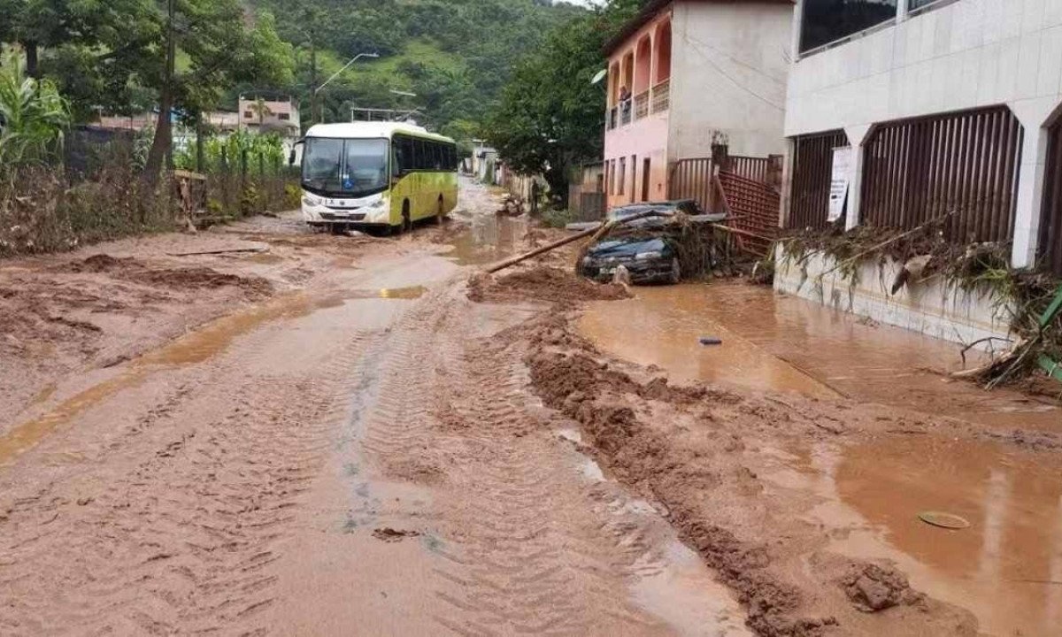 Todos os 10.299 moradores da cidade foram atingidos direta ou indiretamente pela chuva -  (crédito: CBMMG/Divulgação)